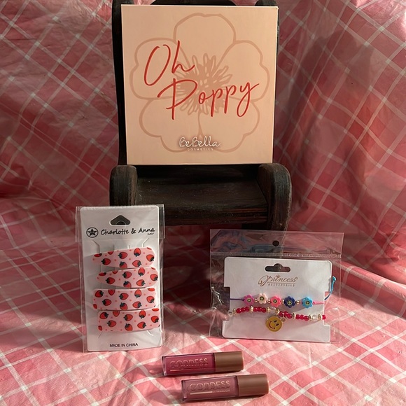 🎈SALE🎈🎀#24.MAKEUP BUNDLE🎀 - Picture 1 of 12